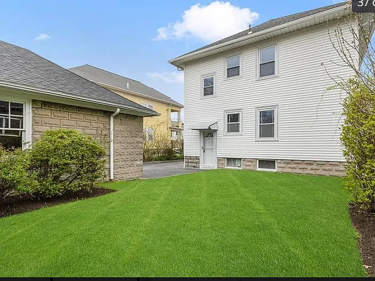 103 Lauriston St #1 — Photo 3