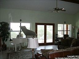4th image of 700 Five Oaks Cir