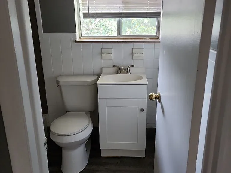 Holston Apartments — Photo 13