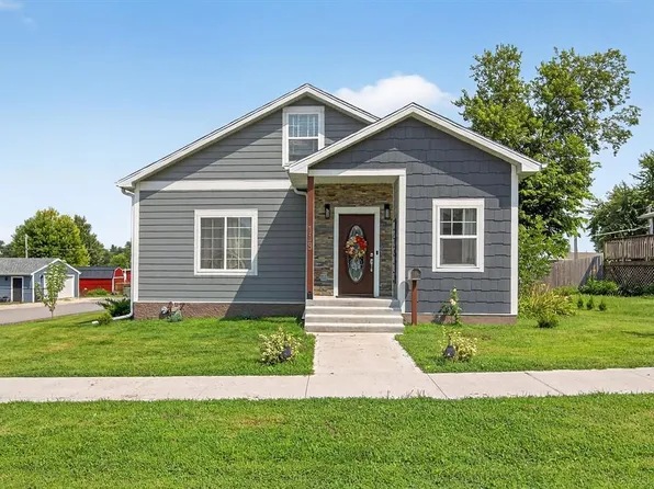 113 N Market St, Madrid, IA 50156