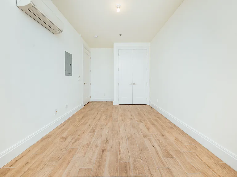 345 Eldert St #25 — Photo 5