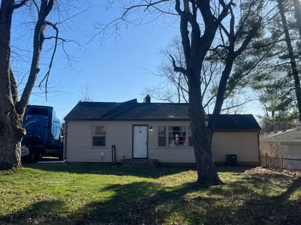 1101 Bomar Ln, Greenwood, IN 46142