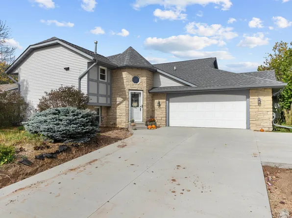 W6734 School Rd, Greenville, WI 54942