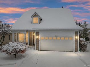 3709 Crestwood Dr, Auburn Hills, MI 48326