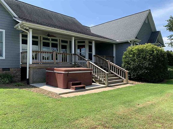 4th image of 375 Sunrise Dr