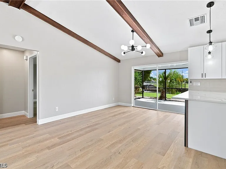 903 SE 20th Ct — Photo 22