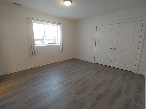 5th image of 6973 N Ashland Blvd APT 1S