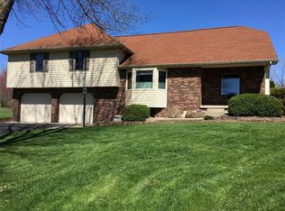 3642 W Suburban Ct, Columbus, IN 47201