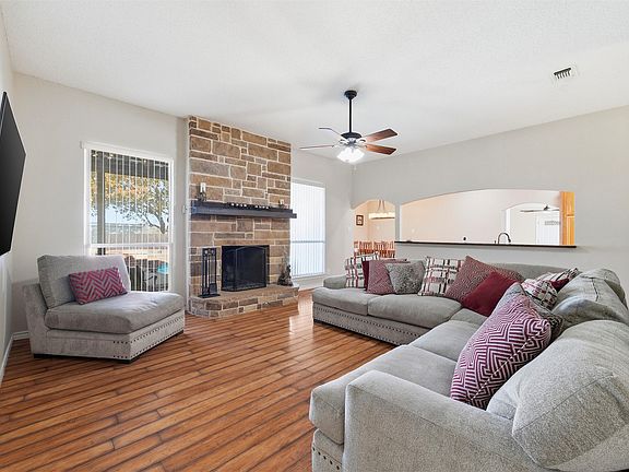 3rd image of 517 Hiwasee Rd