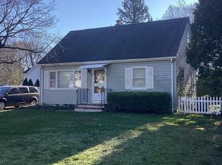 25 Beechwood Ter, Matawan, NJ 07747