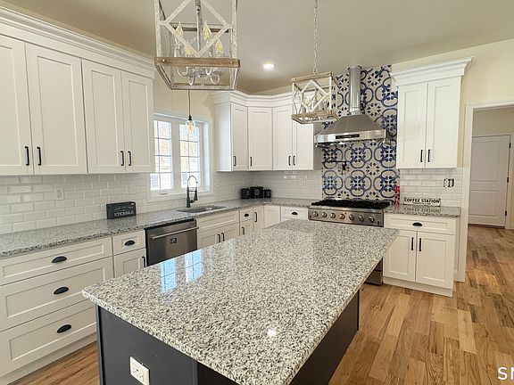 2nd image of 425 Stickney Hill Road