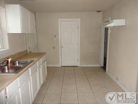 5th image of 5216 Bonnell Ave