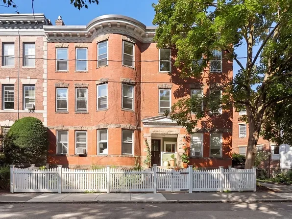 26 Parkway Rd, Brookline, MA 02445