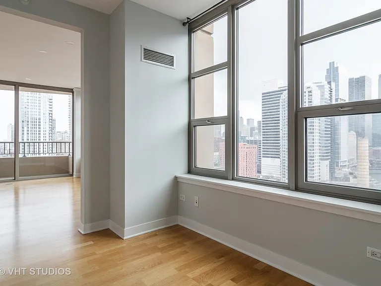 200 N Jefferson St #1906 — Photo 9