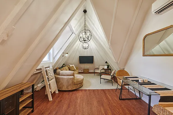 Rented by Boulevard Real Properties LLC | media 9