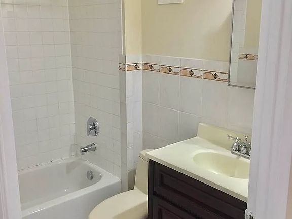 4th image of 34 Forrest St #1