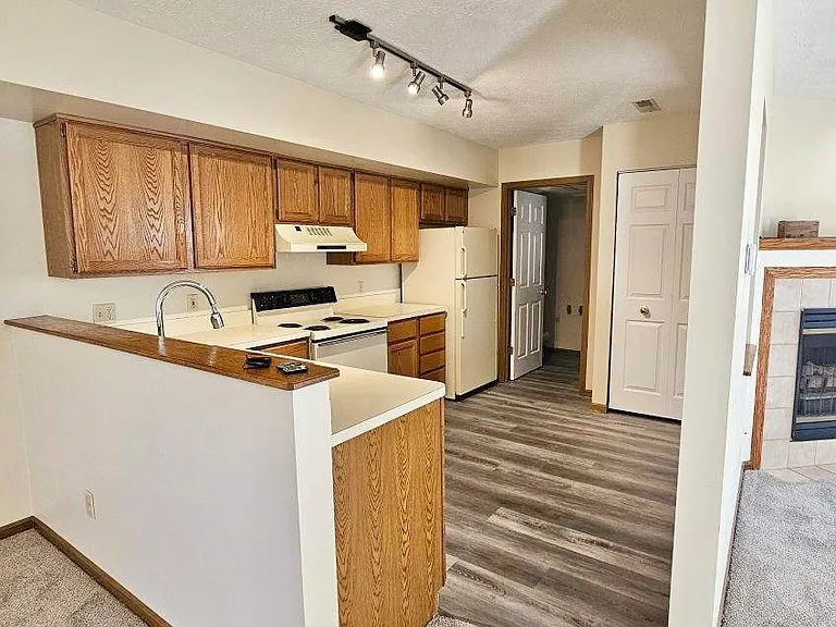 3594 Harris Ave NW — Photo 3