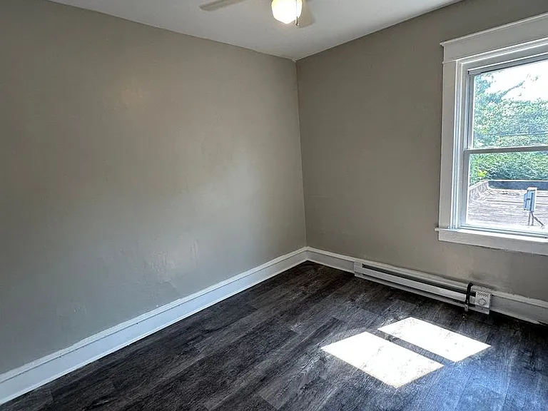 2527 Edgemont Ave — Photo 31