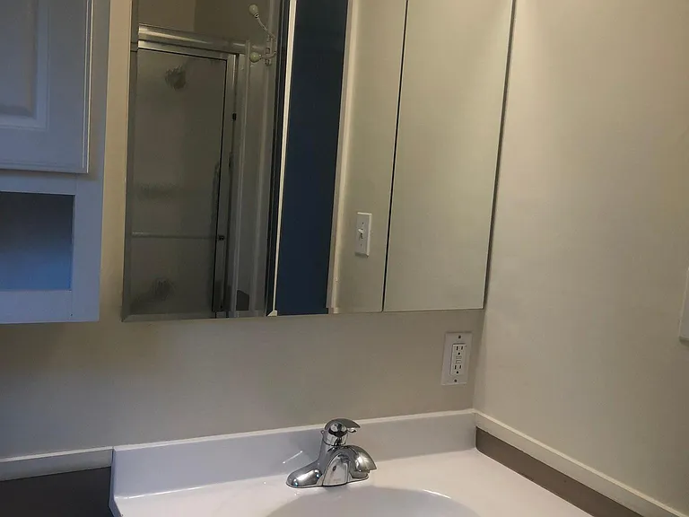 1327 Genesee Ave — Photo 12