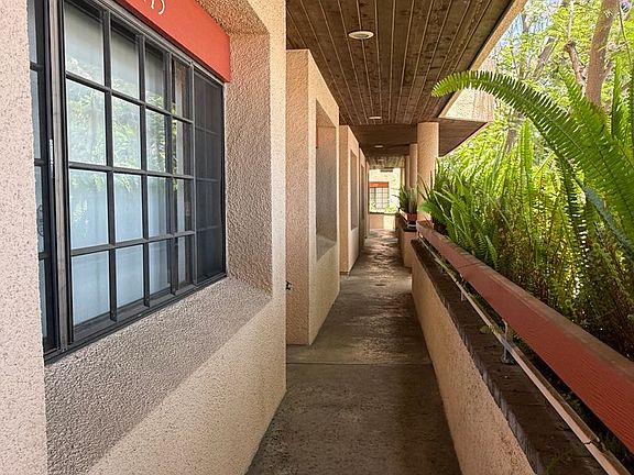 3rd image of 941 W Carson St APT 115