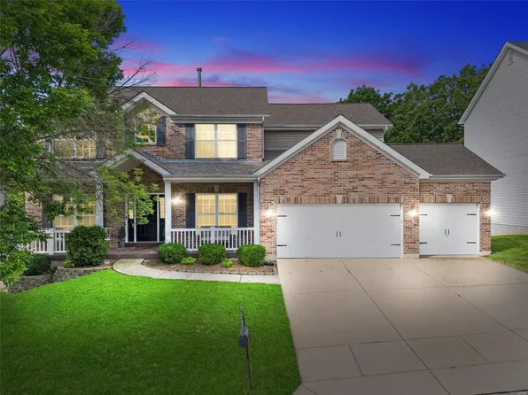 1344 Kiefer Bluffs Dr, Ballwin, MO 63021