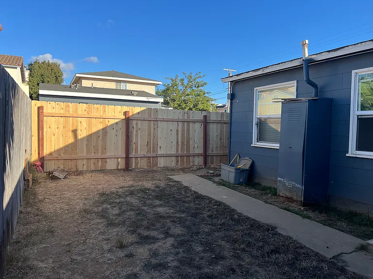 1410 Grove Ave — Photo 16