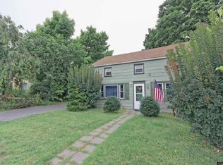 11 Main St, Rexford, NY 12148