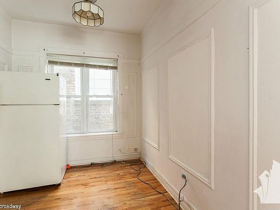 5th image of 3523 N Broadway St #1114