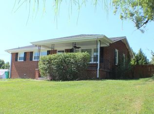 411 Broad St, Mount Airy, NC 27030