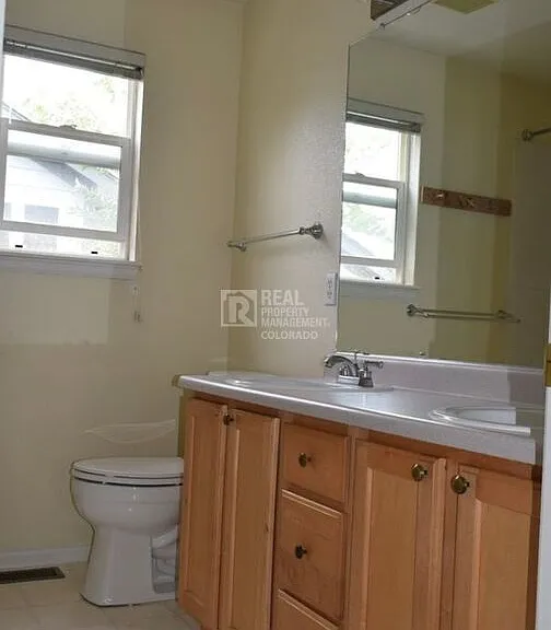 1844 Powell St — Photo 18