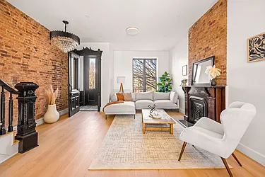 1044 Lafayette Avenue