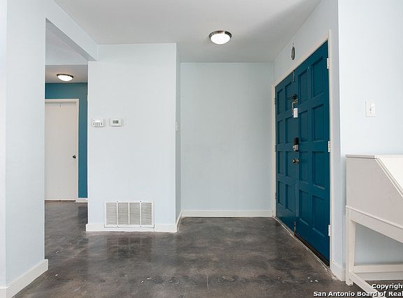 5th image of 7439 Elderberry St