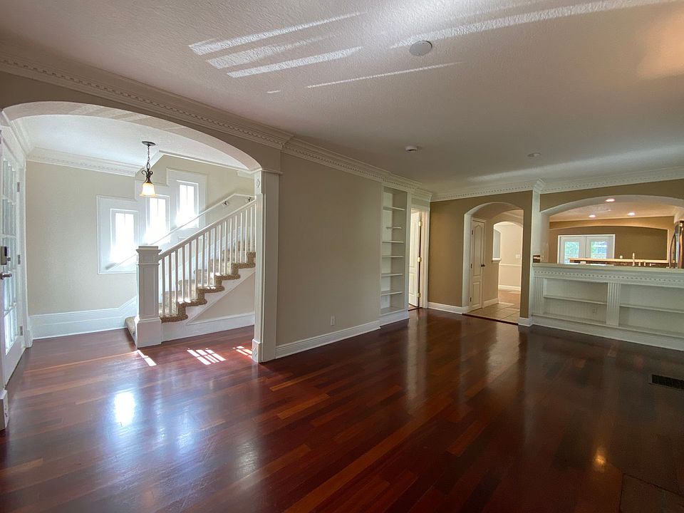 1st image of 1011 Palmer St