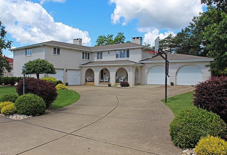1st image of 204 Sunrise Dr