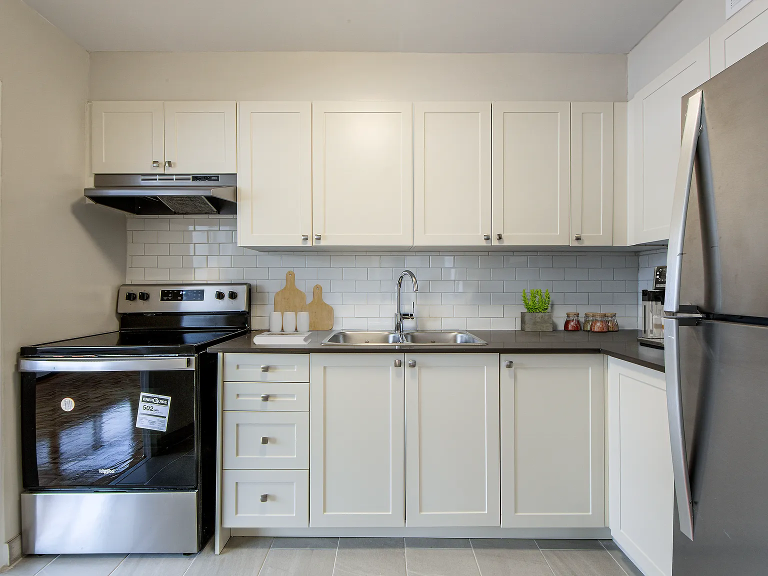 Esterbrooke Apartments — Photo 2