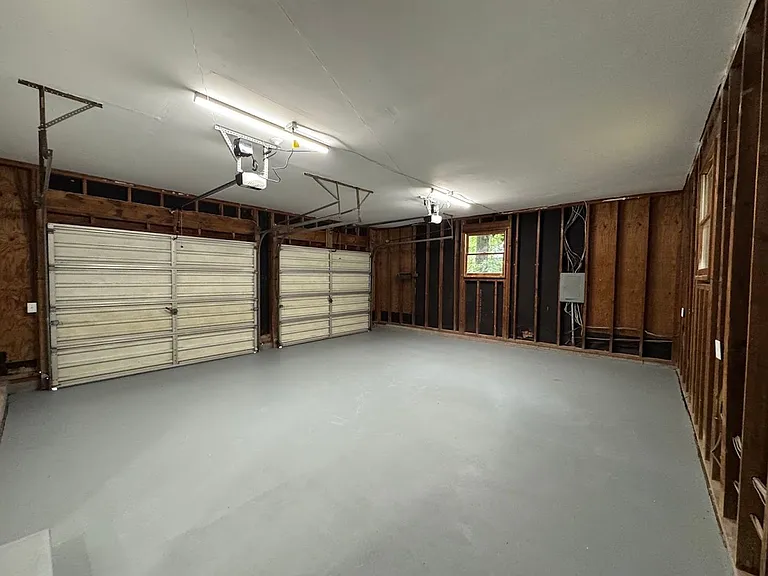 2205 Hathaway Dr — Photo 45