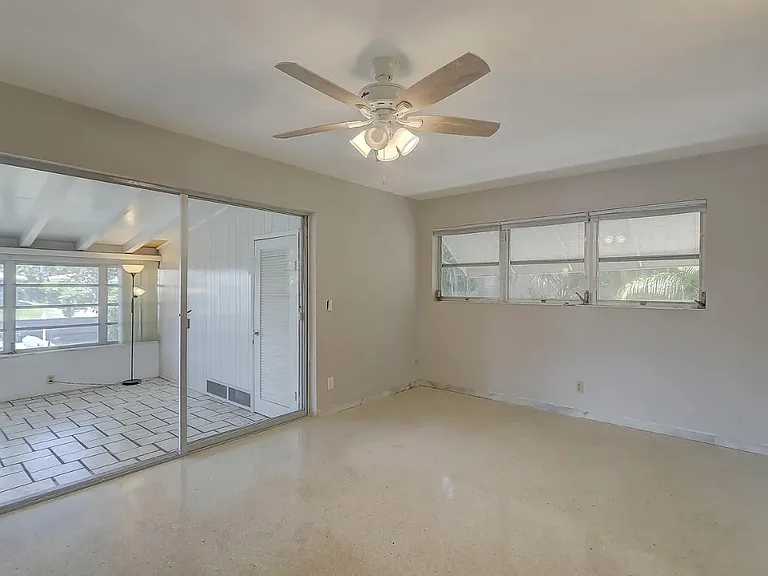2041 Coral Reef Dr — Photo 28
