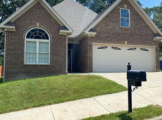 115 Willowood Dr, Oxford, AL 36203