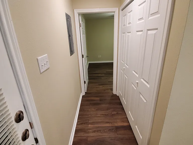 1604 Medina Dr — Photo 11