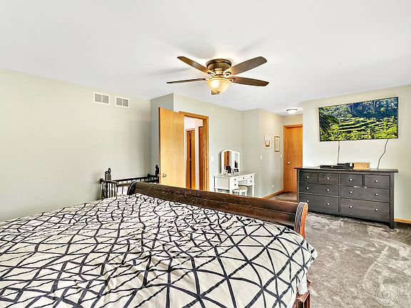 4th image of 760 Creek Bend Ln