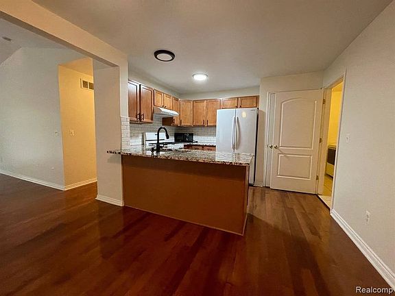 5th image of 37560 N Dianne Ln #74