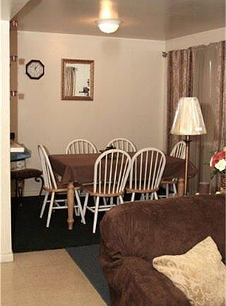 3rd image of 411 Lozano St