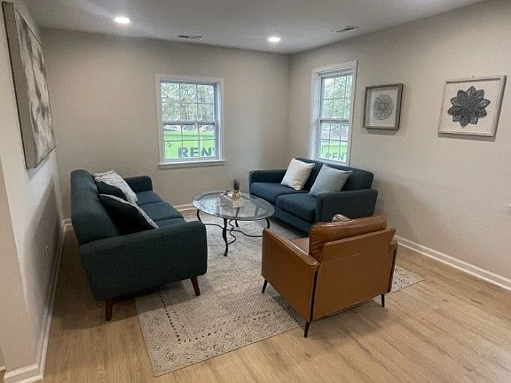 3rd image of 8418 Buffin Rd
