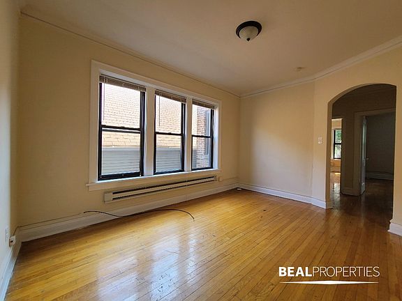2nd image of 3943.5 N Janssen Ave #3943X-E2