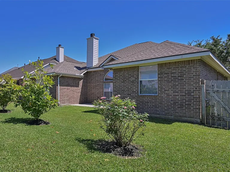6715 Village Bridge Dr — Photo 18