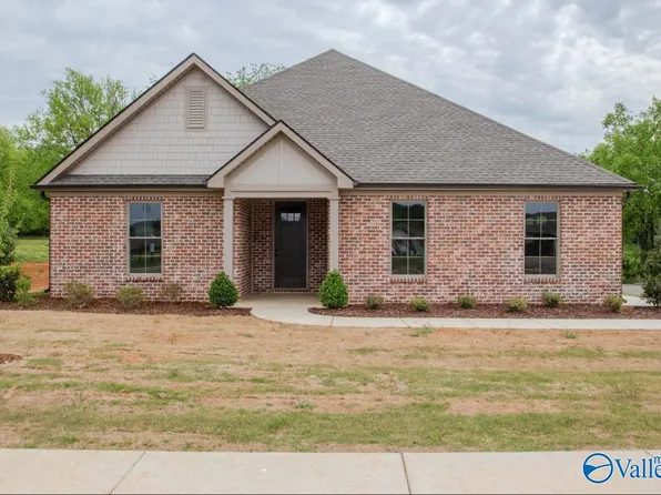 21742 Hemlock Dr, Athens, AL 35613