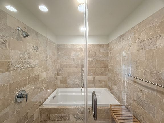 4th image of 1600 Barton Springs Rd Unit 5203