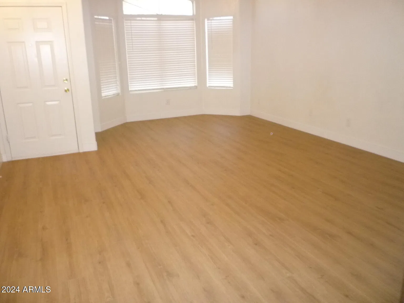3 bed, 2.0 bath, 1640 sqft, $2,200 — Photo 2
