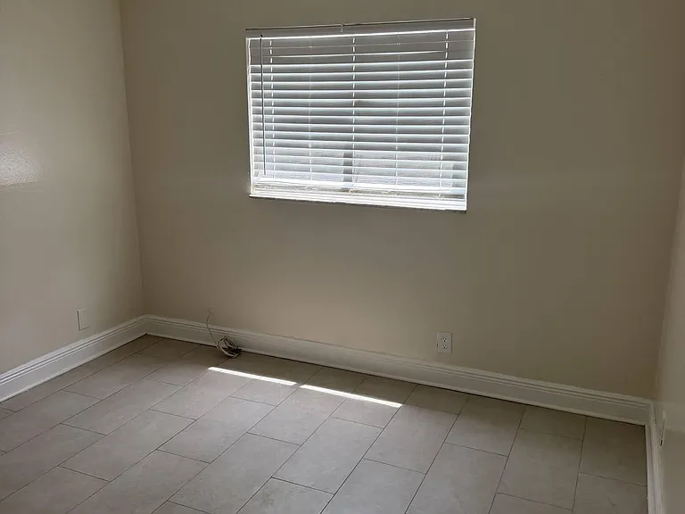 1151 NE 16th Ct #2 — Photo 6