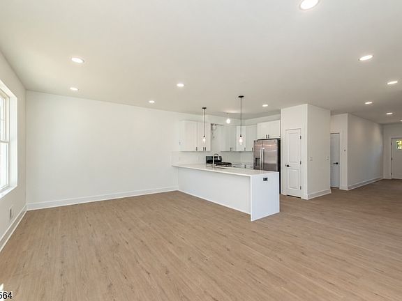 3rd image of 8 Halsey St #8A
